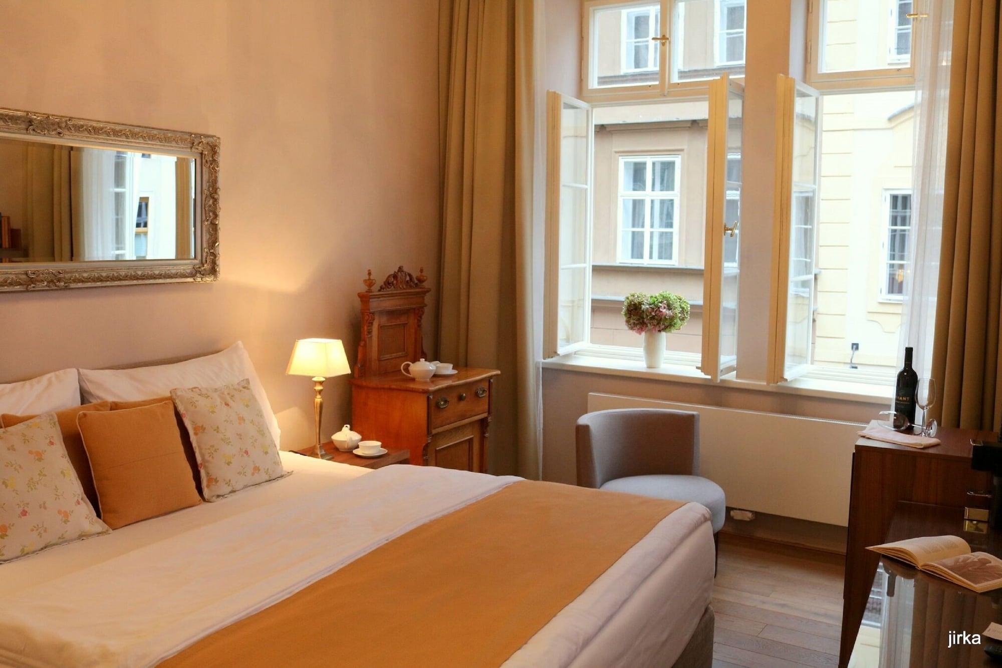 Hotel Golden Key Prague Castle Εξωτερικό φωτογραφία