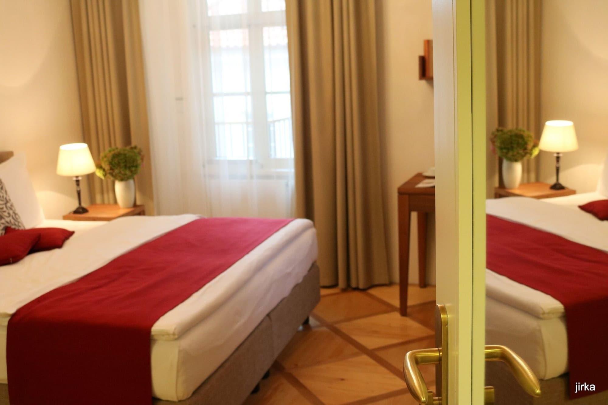 Hotel Golden Key Prague Castle Εξωτερικό φωτογραφία